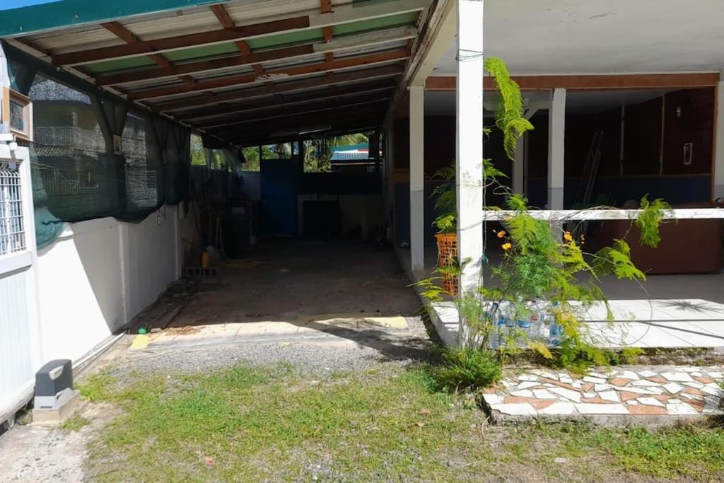La Petite Maison, Spacieuse, Avec Jardin / Parking Sainte-Rose Exterior foto