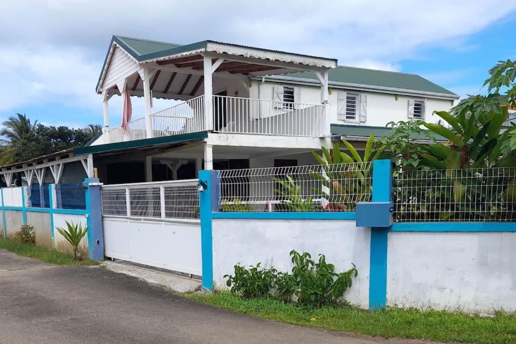 La Petite Maison, Spacieuse, Avec Jardin / Parking Sainte-Rose Exterior foto