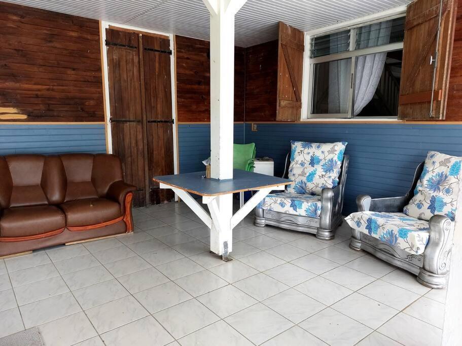 La Petite Maison, Spacieuse, Avec Jardin / Parking Sainte-Rose Exterior foto